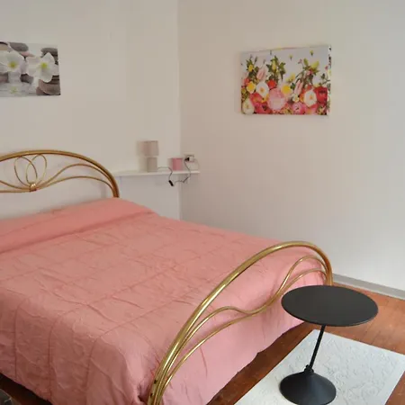 בית נופש Casa Della Rosina סטרסה